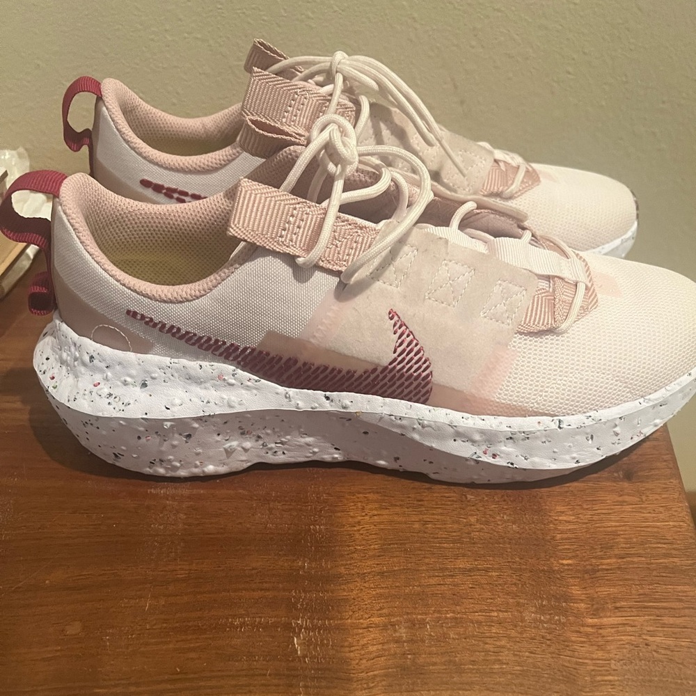 Women’s Nike size 10